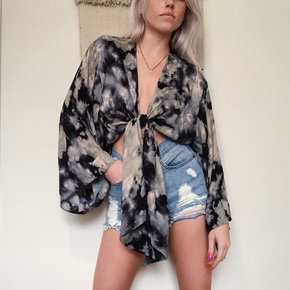 Olivaceous Storm Tie Top - Picture 2 of 4